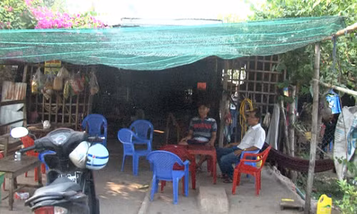 Mat hang tram trieu trong cop xe di tim...ran ho ngua