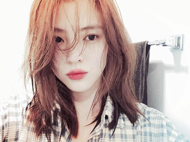  Nữ diễn viên Han So Hee là người vừa hoàn tất vai diễn trong hit truyền hình đài MBC Money Flower. Mặc dù không phải là nữ chính của phim, nữ tân binh làng giải trí Hàn Quốc này vẫn gây chú ý vì ngoại hình xinh đẹp.