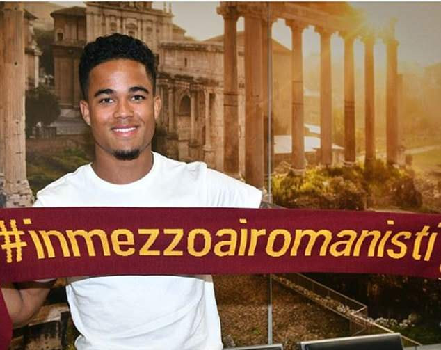 Tài năng trẻ người Hà Lan, Justin Kluivert đã chính thức rời Ajax để đến AS Roma với giá 16 triệu bảng.