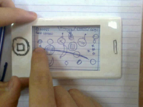 Chẳng cần màn hình cảm ứng độc đáo như iPhone vẫn có thể chơi "chém hoa quả" tốt.