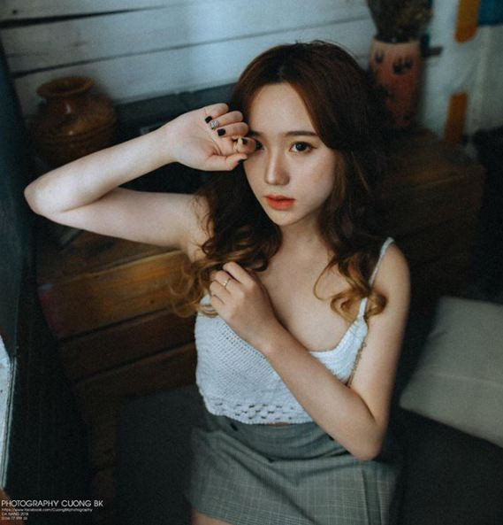 Theo tiết lộ của Hồng Vân, mỗi tháng cô bạn đều kiếm được 15-20 triệu từ việc chụp ảnh cho các shop, nên tiền sinh hoạt phí của bản thân.