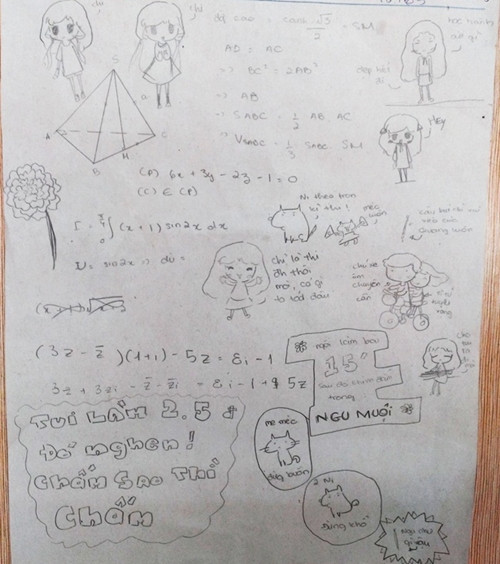 Thí sinh hướng dẫn cách giải bài toán siêu chi tiết trên giấy nháp.