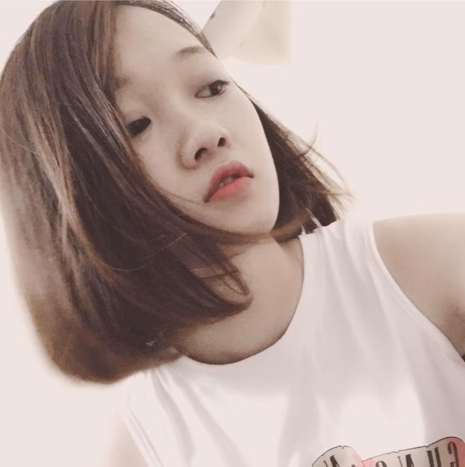 Ban đầu, Đỗ Thị Nhan thích học ngành Kế toán hay Kinh tế, nhưng gia đình có trang trại nên cô quyết định theo mong muốn của cha theo ngành Chăn nuôi thú y để sau khi ra trường sẽ về cùng gia đình làm tại nhà.