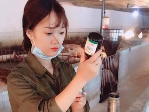 Sau khi những hình ảnh của Đỗ Thị Nhàn xuất hiện trên mạng xã hội, nó đã trở thành tâm điểm chú ý, có tới 81.000 like, cùng hàng trăm bình luận khen ngợi nhan sắc của cô bạn này.