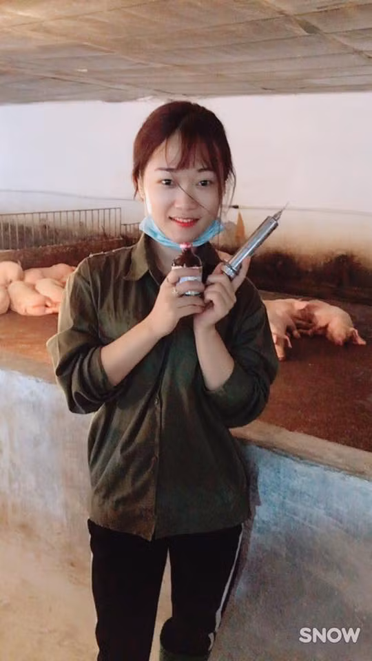 Tuy nhiên, Đỗ Thị Nhan cũng gặp không ít phiền toái khi được nhiều người chú ý tới, đầu tiên đó là cuộc sống bị để ý, làm phiền. Cô bạn này đã phải chặn tin nhắn cũng như cài đặt lại chế độ ở trang cá nhân của mình về chế độ riêng tư.