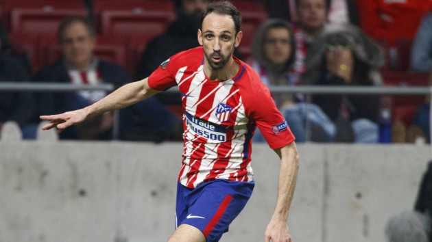 Sau sự ra đi của Diego Godin và Lucas Hernandez, HLV Diego Simeone đối diện với cuộc khủng hoảng nhân sự mới khi hậu vệ kỳ cựu Juanfran mới đây cũng từ chối gia hạn hợp đồng với Atletico Madrid.