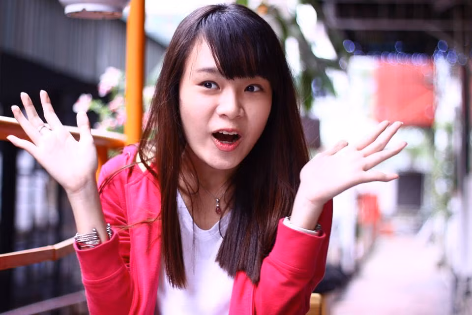 Ngoài múa và vẽ, Ngọc Vân còn sở hữu chơi đàn piano hết sức điêu luyện. Ngay khi lên lớp 6, Vân đã được làm quen với cây đàn piano và kể từ đó mối lương duyên của cô với loại nhạc cụ này đã trở nên gắn kết.Những lúc căng thẳng, mệt mỏi, hot girl 9X này luôn tìm đến cây đàn, phiêu cùng những nốt nhạc do cảm xúc của mình viết ra.