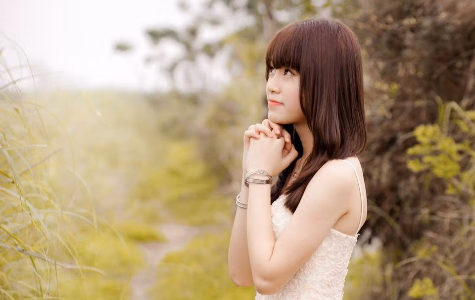 Thời gian qua, cư dân mạng cũng như sinh viên trường Đại học Ngoại Thương Hà Nội đang hướng ánh mắt về cô gái với biệt danh hot girl "con nhà người ta" có tên Ngọc Vân không chỉ bằng sắc đẹp mà còn bởi tài năng của cô nàng này.