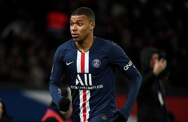 Theo nguồn tin từ tờ L'Equipe, Giám đốc thể thao PSG, Leonardo đã mở các cuộc đàm phán mới với Mbappe, với hy vọng tiền đạo sinh năm 1998 sẽ cam kết tương lai với câu lạc bộ.