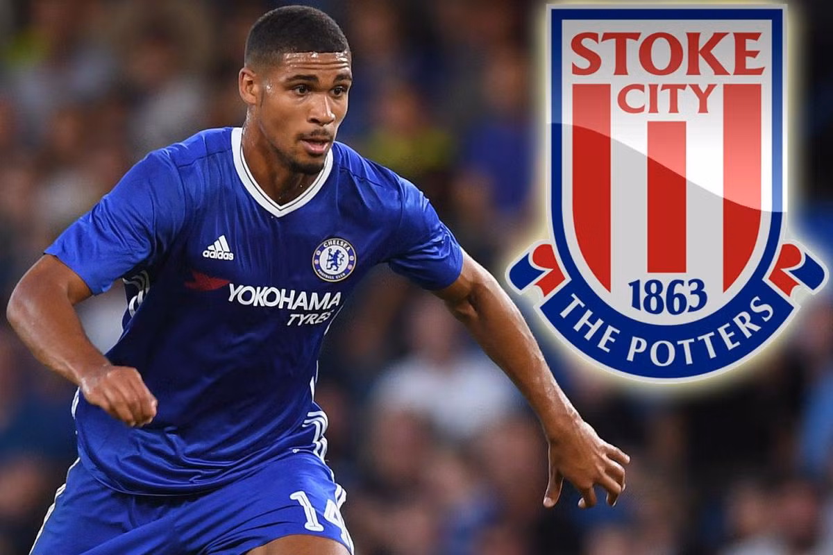 Southampton muốn mượn sao trẻ của Chelsea: The Saints đang rất tự tin trong thương vụ Ruben Loftus-Cheek, mặc dù họ vấp phải sự cạnh tranh khá gay gắt từ hai đối thủ mới lên hạng Newcastle và Brighton. Cầu thủ của Chelsea chỉ ra sân vỏn vẹn 6 lần ở mùa giải vừa qua. Ảnh: Goal