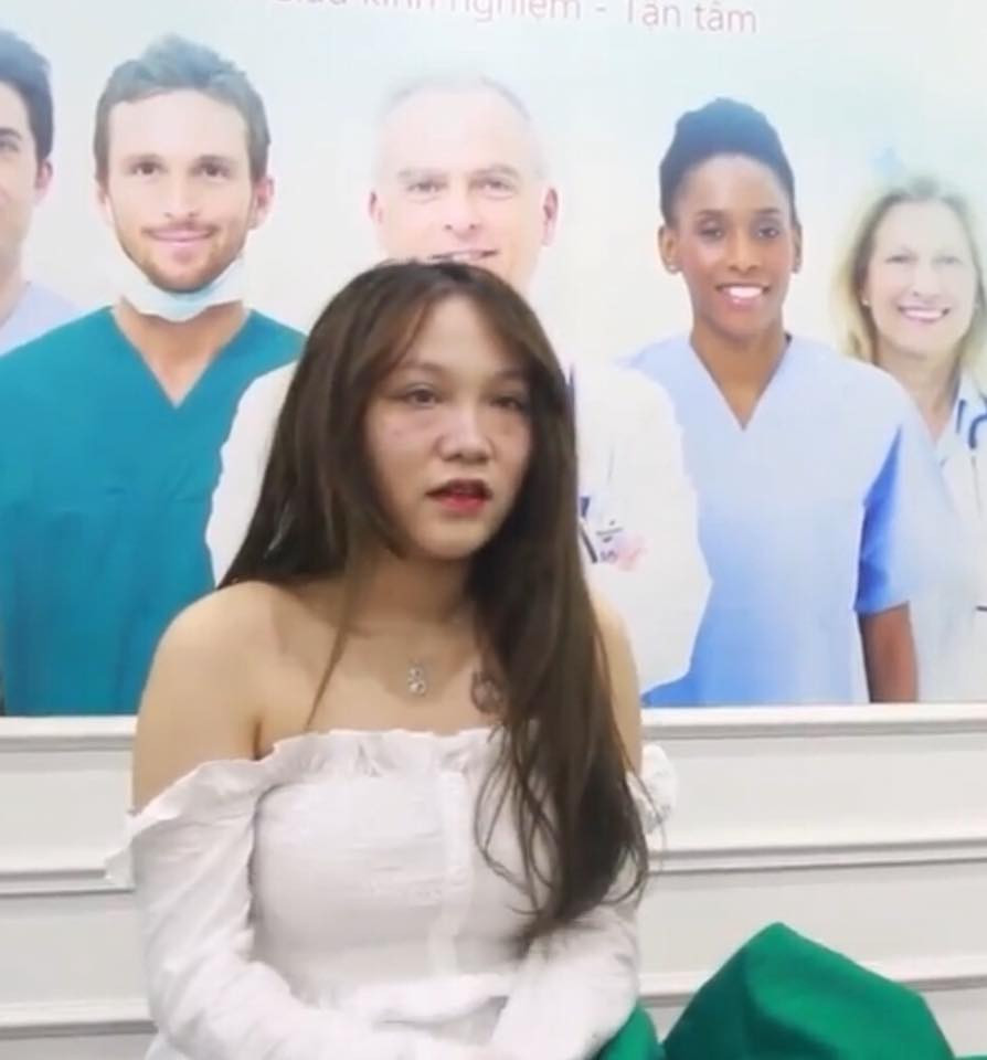 Có lẽ nhiều người chỉ biết đến nữ stream Hera Kiều Anh với những bức ảnh khoe khuôn mặt ưa nhìn không tì vết cùng với thân hình vô cùng nuột nà. Nhưng khi những hình ảnh tàn tạ của cô nàng này được "lên sóng" khiến nhiều người bất ngờ.