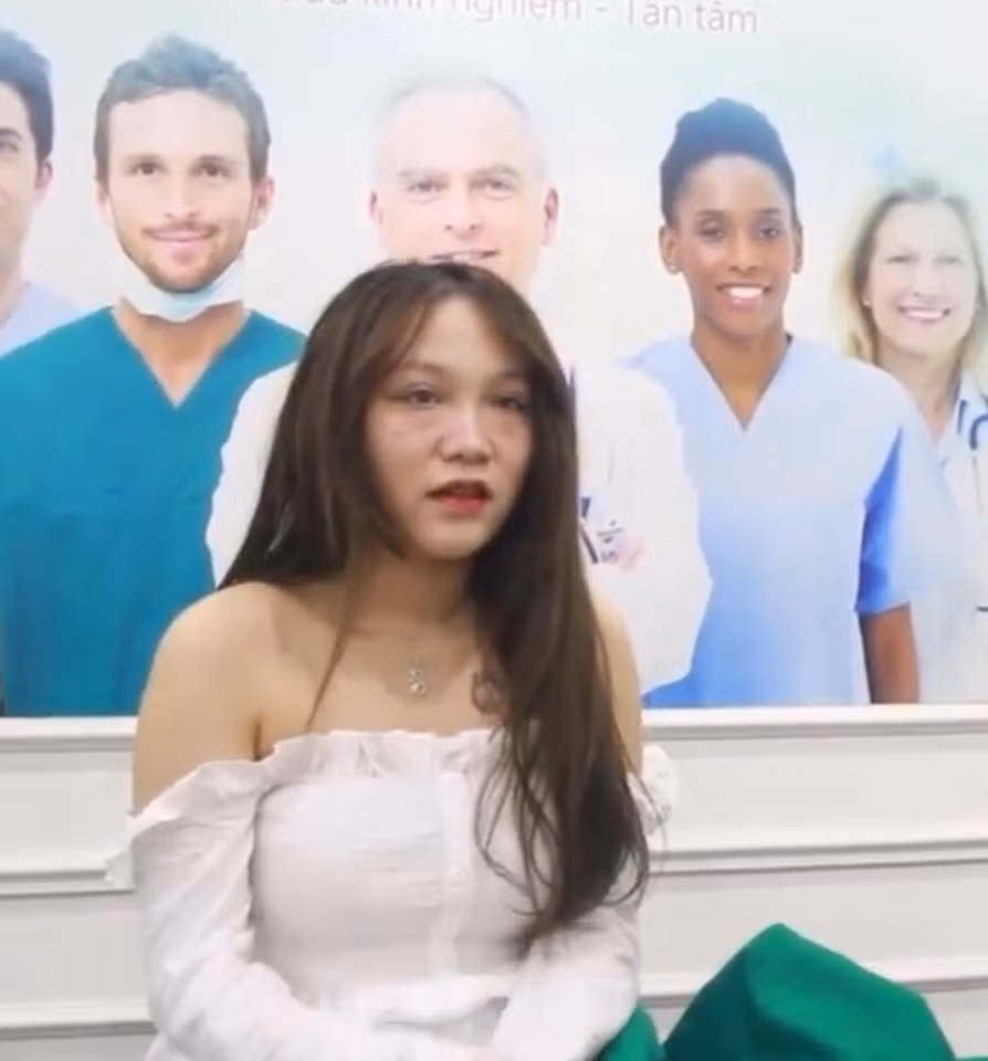 Có lẽ nhiều người chỉ biết đến nữ stream Hera Kiều Anh với những bức ảnh khoe khuôn mặt ưa nhìn không tì vết cùng với thân hình vô cùng nuột nà. Nhưng khi những hình ảnh tàn tạ của cô nàng này được "lên sóng" khiến nhiều người bất ngờ.