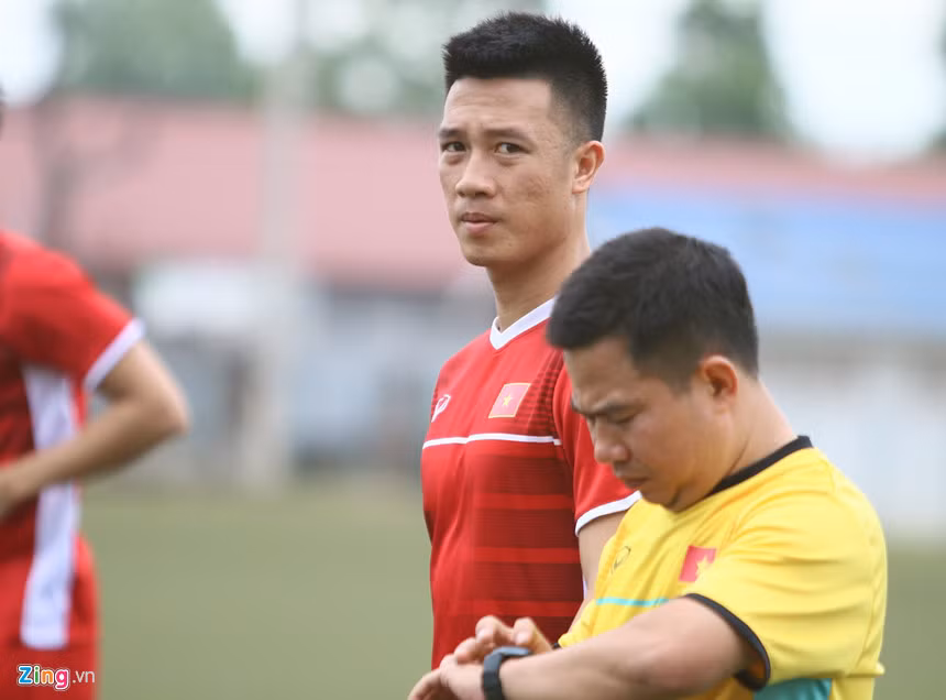 Van Quyet chan thuong sau chien thang AFF Cup 2018-Hinh-2
