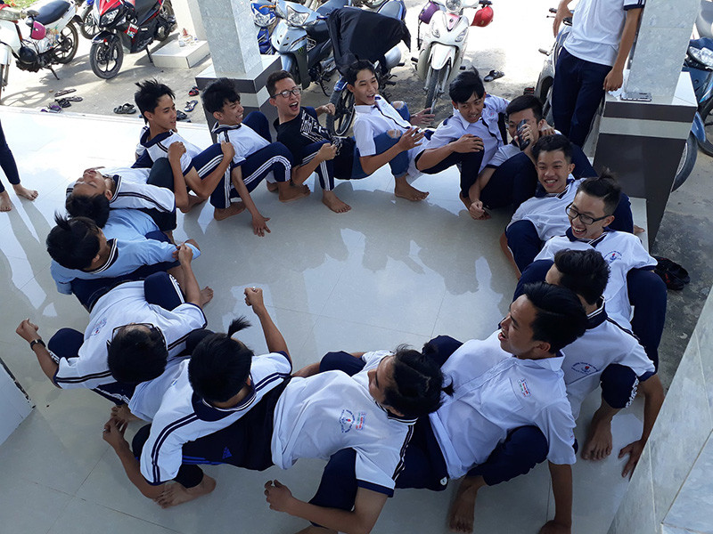 Bên cạnh đó, nhiều cư dân mạng đã bình luận ngay dưới bài viết và rủ bạn bè thực hiện ngay trò chơi này.