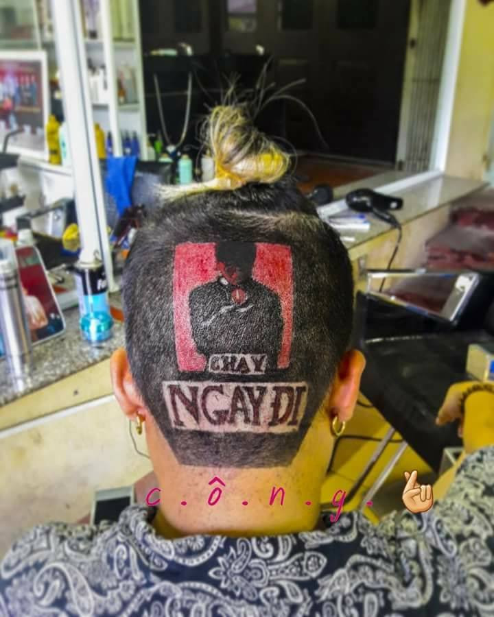 Một fan cuồng đã chạy ngay ra hàng cắt tóc để thể hiện sự ủng hộ với MV "Chạy ngay đi" của Sơn Tùng MTP.