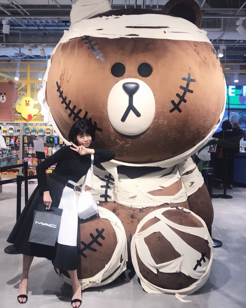 Không ai ngờ được, cô bé A Ly bình thường ngày nào có thể dậy thì thành công tới vậy.