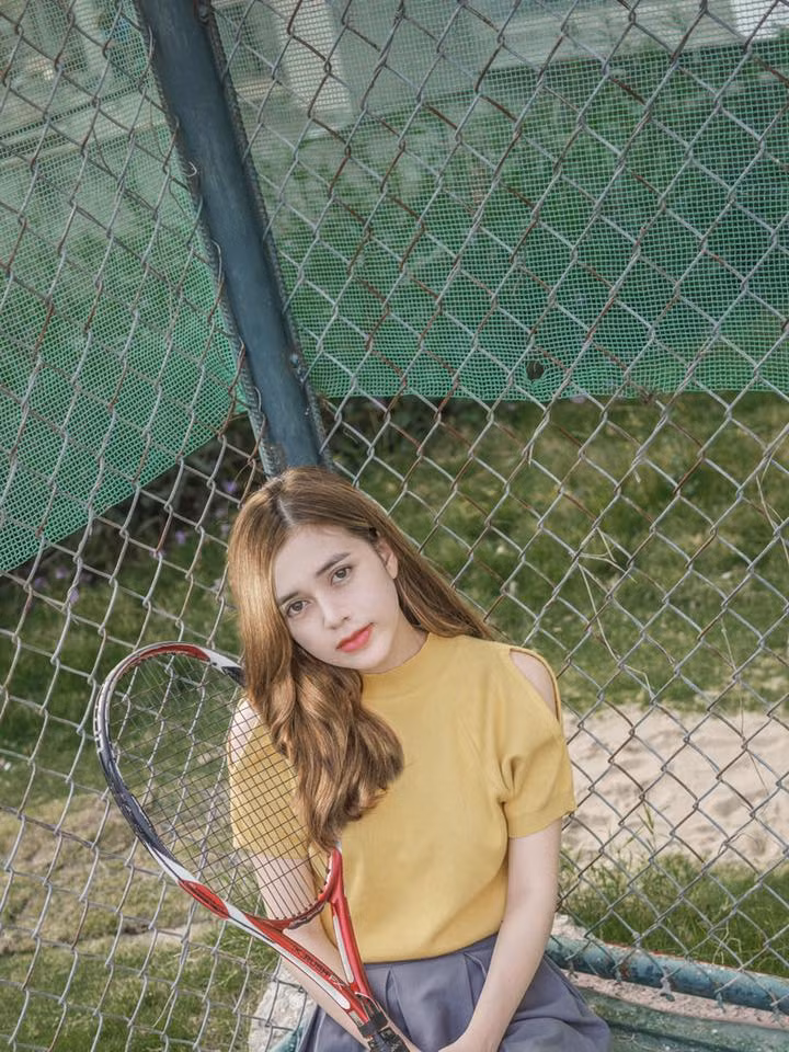 Không chỉ đến với nghệ thuật với vai trò người mẫu ảnh thời trang, Mỹ Phương còn thử sức với nghiệp diễn xuất trong những bộ phim như Đến nay, cô bạn đã tham gia 9 vai diễn lớn nhỏ trong các phim như: Hương vị ô mai, Trường nội trú, Ngọc Bích tình yêu, Trước ngưỡng cửa đời, Khung trời mơ ước.