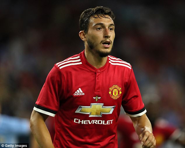 Theo tờ Il Messaggero, GĐTT Lazio - Igli Tare đưa tên Darmian vào vị trí đầu bảng trong những mục tiêu cần mua trong kỳ chuyển nhượng mùa Đông.