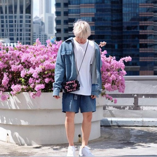 Ngoài BST túi đình đám, phong cách thời trang của tài khoản Gaar Rick cũng khá năng động và bắt mắt.