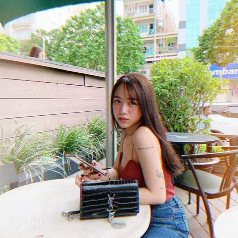 Ngoài xuýt xoa với ngoại hình xinh đẹp, không ít người bày tỏ ngưỡng mộ trước cuộc sống sang chảnh Minh Anh.