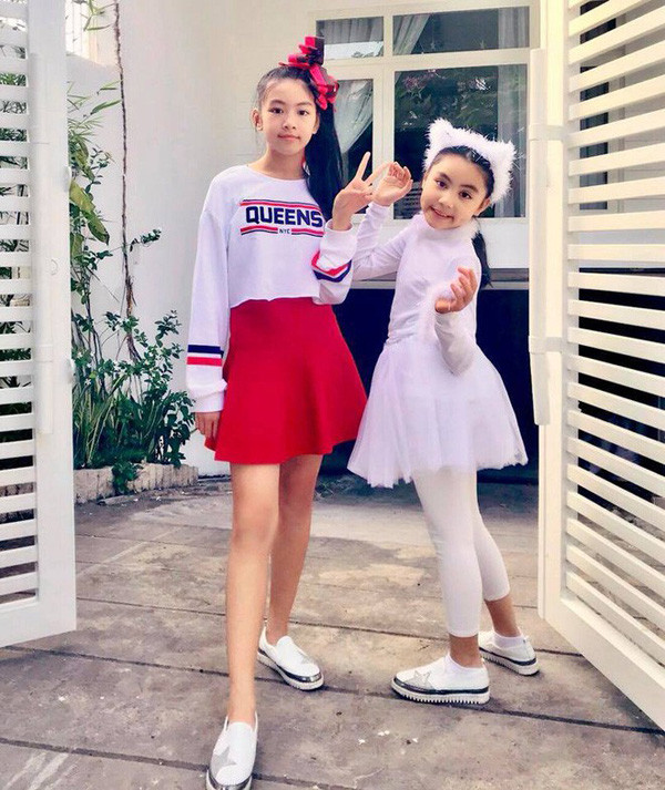  Con gái MC Quyền Linh là bé Lọ Lem, tên thật là Thảo Linh, sinh năm 2005 được khen ngợi là ngày càng xinh đẹp, có phong thái của hoa hậu tương lai.