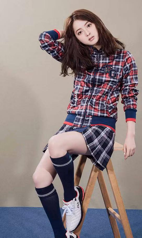 Dù đã "đứng tuổi" nhưng nhan sắc của Nozomi Sasaki vẫn tươi trẻ và khiến nhiều người mê say ngắm nhìn.