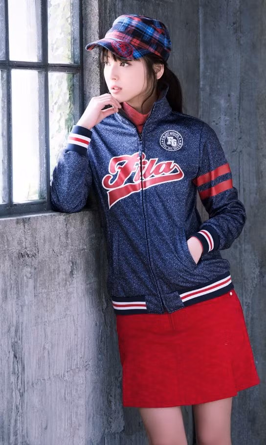 Nhìn vào nhan sắc của Nozomi Sasaki, ai cũng nghĩ cô nàng hot girl này chỉ mới đôi mưa nhưng sự thật cô nàng này đã bước sang tuổi 29.