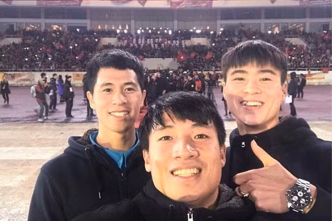 Bộ 3 Dũng - Mạnh - Trọng gắn bó với nhau cực thân thiết.