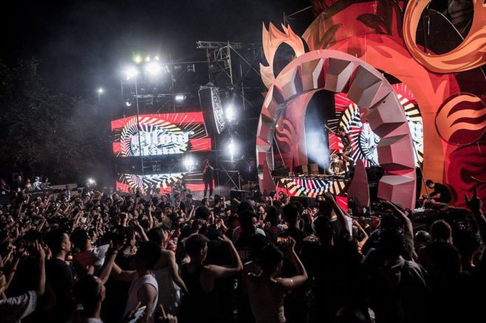 Thông tin 7 người tử vong sau khi tham gia chương trình lễ hội âm nhạc điện tử có tên "Trip to the moon" được tổ chức tại Công viên nước hồ Tây khiến không ít người hoang mang. Bên cạnh đó, còn 5 người khác đang trong tình trạng hôn mê sâu sau khi tham gia chương trình trên.