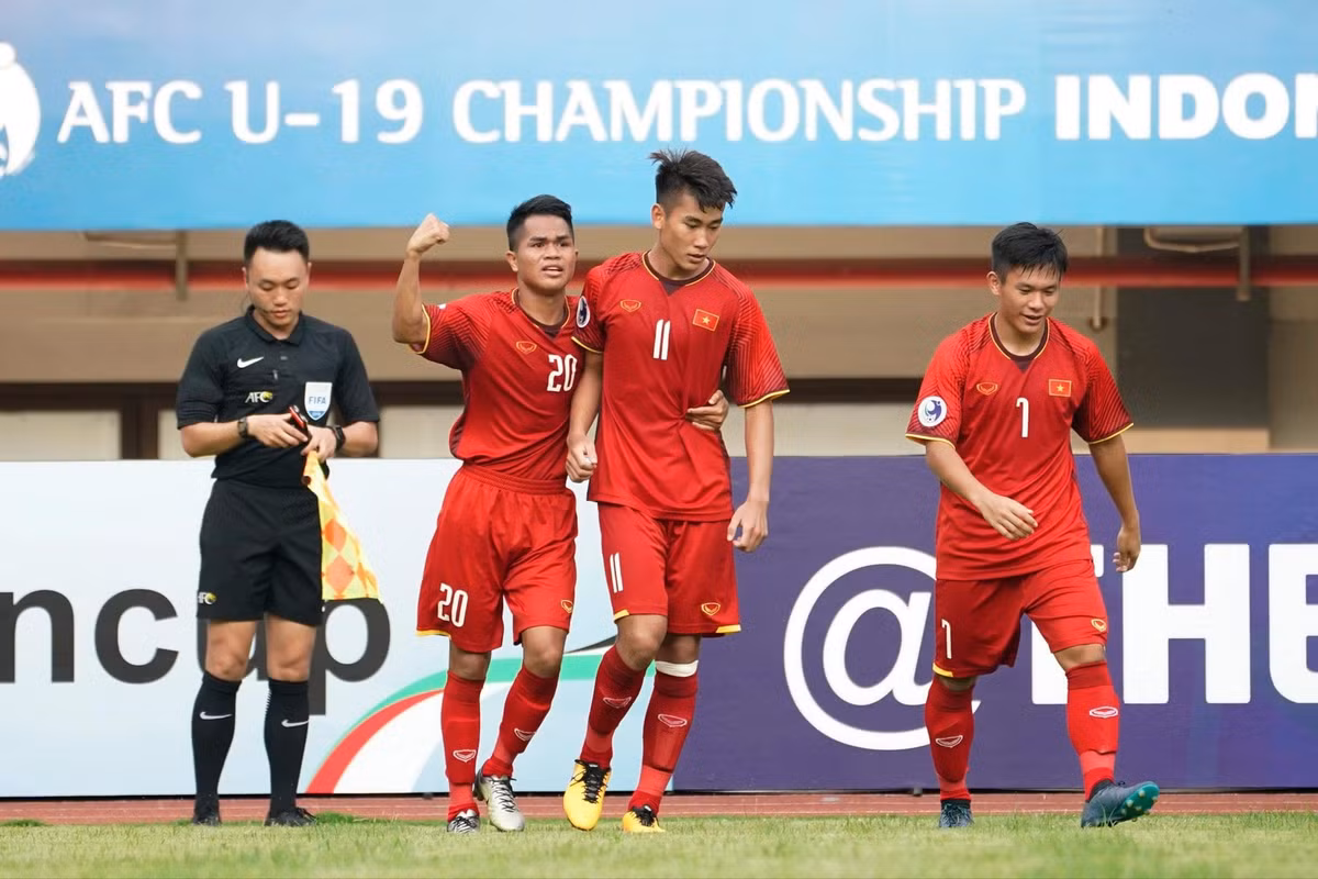 Cong lam thu pha, U19 Viet Nam mo man bac nhuoc truoc U19 Jordan-Hinh-2