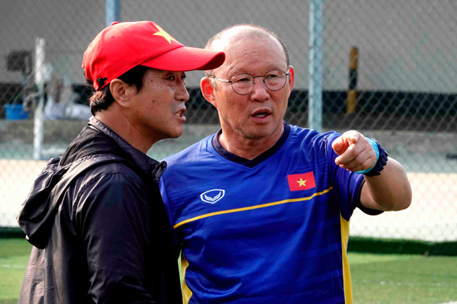 Rất nhiều những quyết định chính xác của HLV Park Hang-seo đều do trợ lý Lee tham mưu.