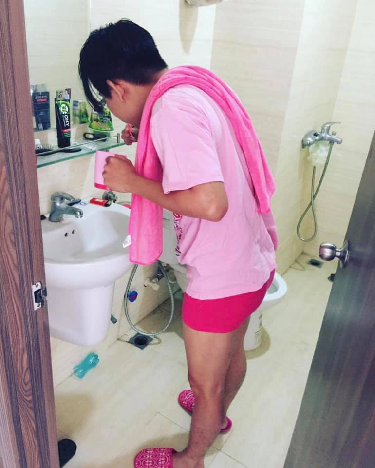 Chỉ vì yêu màu hồng mà sẵn sàng dành cả thanh xuân để mặc màu đó.