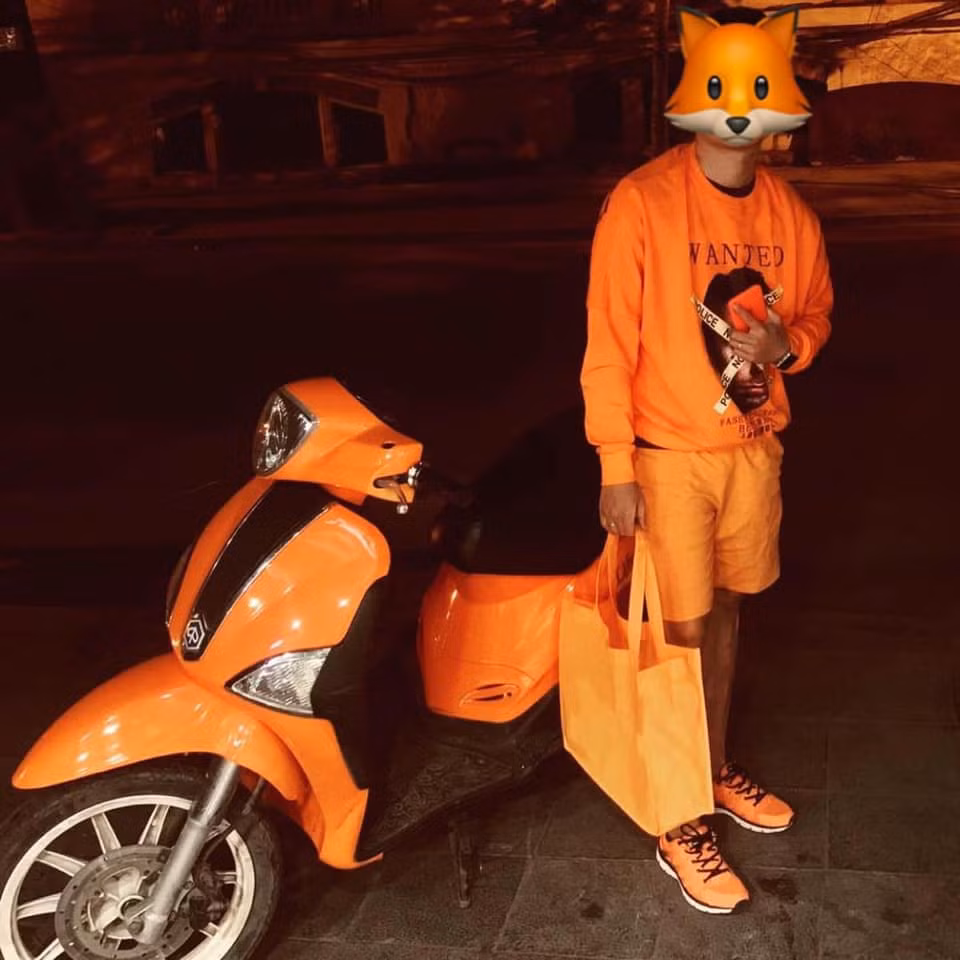 Khi ra đường, nhiều người tỏ ra vô cùng với những cục màu "tông-xoẹt-tông" di chuyển trên đường.