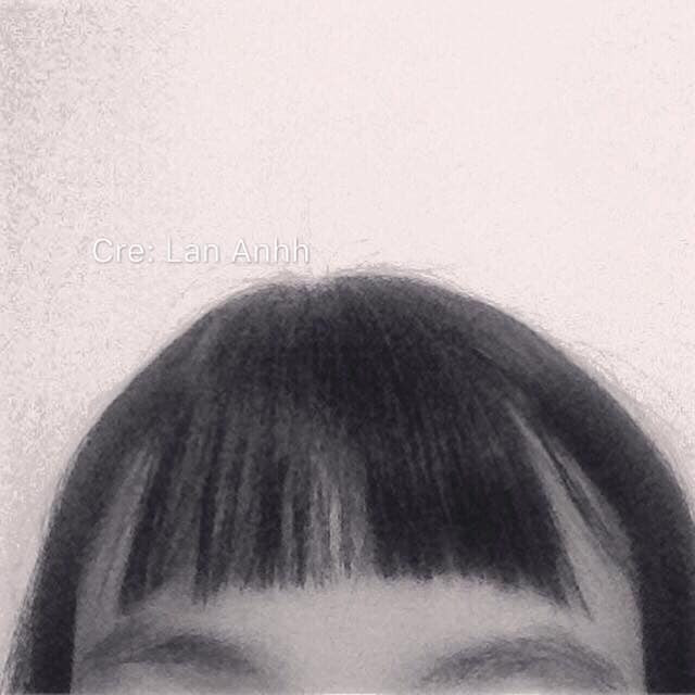 Quả tóc mái đặc biệt khiến bạn nhìn hài hước như một bức tranh biếm họa.