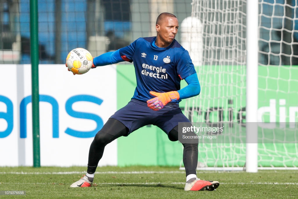 Trước khi gia nhập PSV, Room đã từng chơi cho một CLB Hà Lan khác là Vitesse và đã góp công rất lớn mang về chiếc cúp quốc gia Hà Lan đầu tiên trong lịch sử đội bóng này (mùa giải 2017/2018).