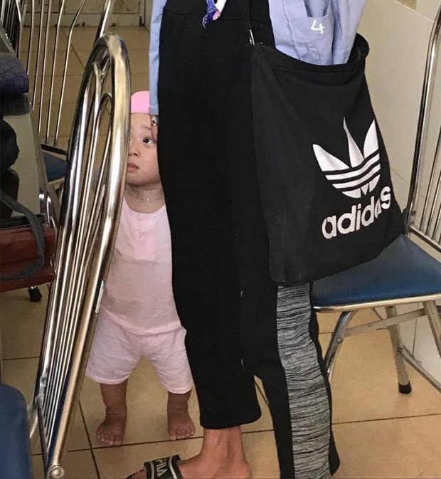 Hiện nay, vào buổi đêm, Trung tâm bố trí cho hai mẹ con hot girl Bella ngủ chung một giường cùng với 2 phụ nữ khác. Trung tâm có cắt cử người thường trực 24/24 và có camera giám sát, trong trường hợp có vấn đề xảy ra sẽ xử lý kịp thời.