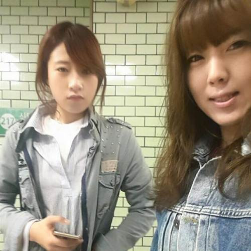 Ngay sau khi những hình ảnh đời thường được tìm thấy trên mạng xã hội, trang cá nhân của Oh Hyeon Jeong đã nhận được rất nhiều lượt theo dõi và chia sẻ từ cư dân mạng.