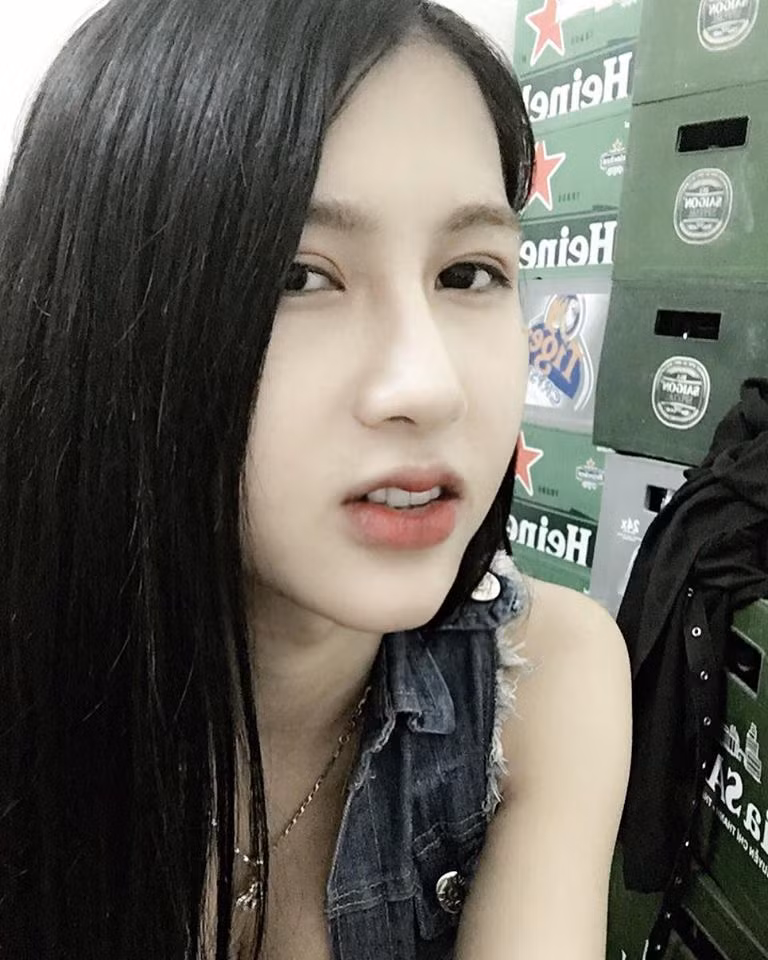 Sau 1 năm 4 tháng sống trong Trại giam Thanh Lâm, Trâm Anh đã trở lại với cuộc sống bình thường và nhiều người lại nhắc đến cô gái chuyển giới này bằng nhan sắc chẳng kém cạnh bất cứ cô gái thực thụ nào.