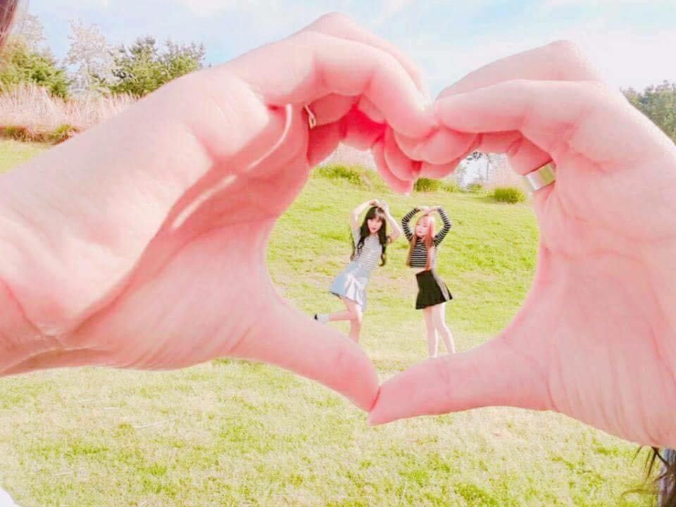 Đa phần các dân mạng đều hết lời khen ngợi vẻ đẹp của nhóm 4 cô gái trong bộ ảnh du lịch này và rất thú vị với sự lầy lội mà các cô bạn này tạo ra.