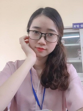 Hà Duyên mới tốt nghiệp Đại học Sư phạm Hà Nội và hiện là giáo viên dạy môn Sinh học cấp 2 và 3 tại trường liên cấp Văn Lang (Hạ Long, Quảng Ninh).