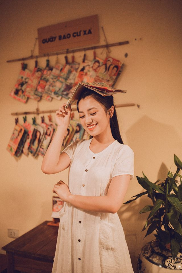 Sau 6 năm bận rộn với nghề MC, các vai diễn lớn nhỏ và công việc học hành, Thúy Quỳnh cảm thấy thanh xuân của mình trôi qua một cách vội vàng nên cô bạn quyết định thực hiện bộ ảnh ý nghĩa này.