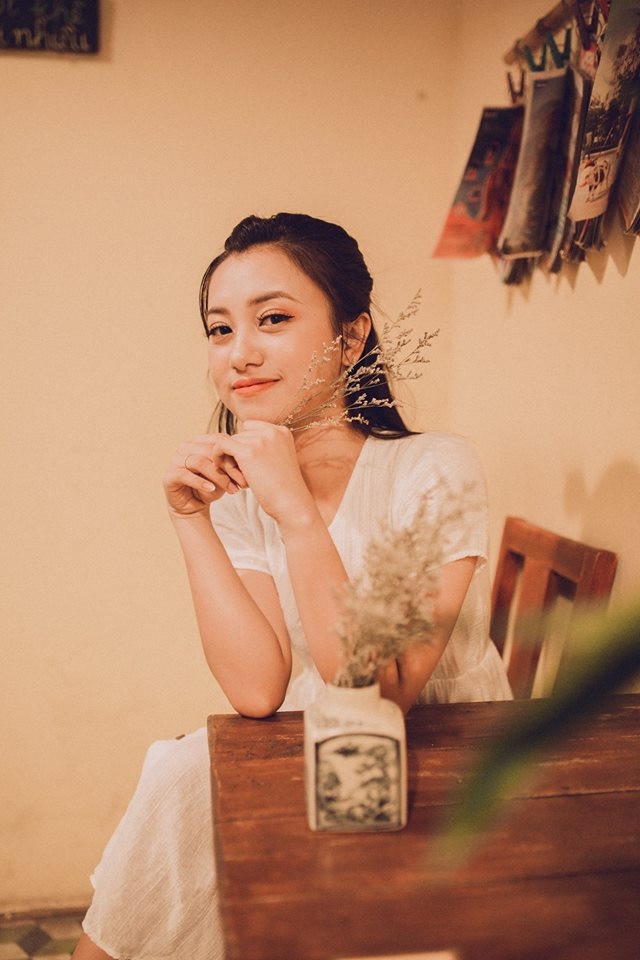 Bật mí nhỏ cho các anh em rằng, Thúy Quỳnh hiện tại vẫn cô đơn. Đặc biệt, nữ MC 9X này vẫn đang chờ đợi một người đàn ông đơn giản, người hiểu mình, trân trọng mình.