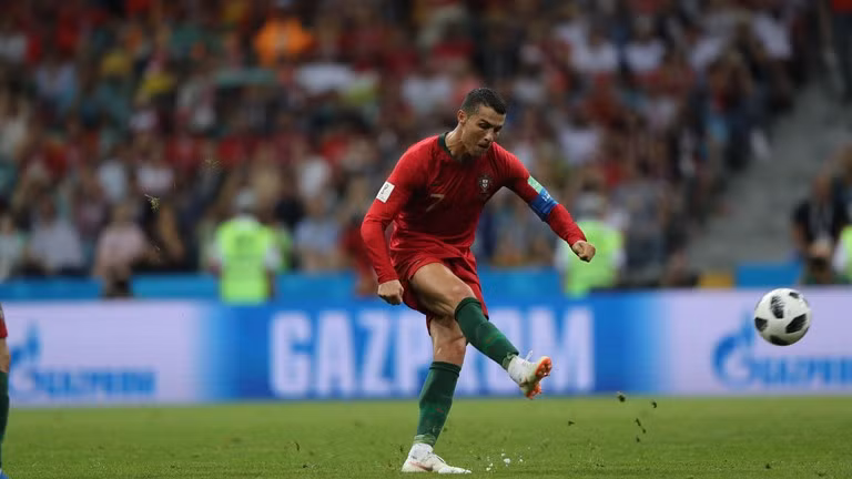 Với cú hat-trick mở màn World Cup của ĐT Bồ Đào Nha, Ronaldo đã để lại những dấu ấn không thể lẫn với ai. Anh là cầu thủ ghi bàn ở 4 kỳ World Cup, hat-trick đầu tiên tại VCK World Cup cũng như cá nhân Ronaldo và cũng là hat-trick đầu tiên của World Cup 2018.