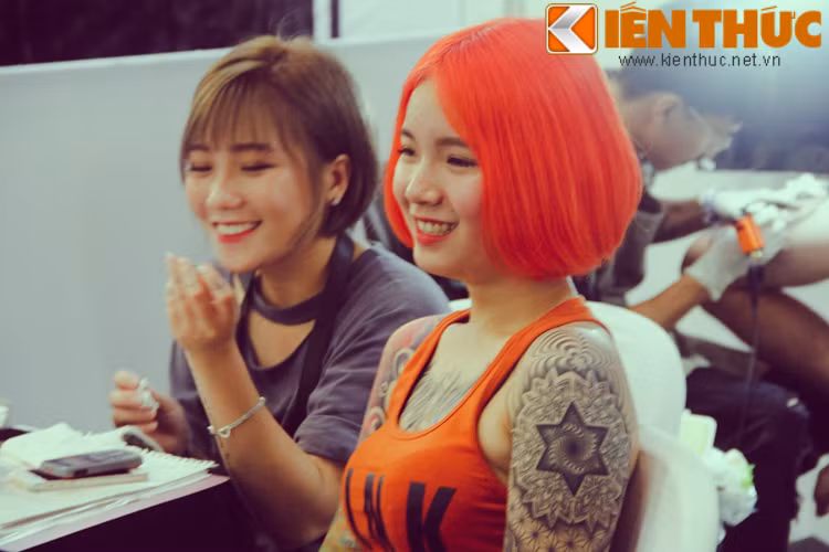 Nụ cười tươi như hoa của nữ thợ xăm Chi Bi, cô nàng vừa qua đã "quyến rũ" dân mạng bằng vẻ đẹp cùng sự cá tính của mình.