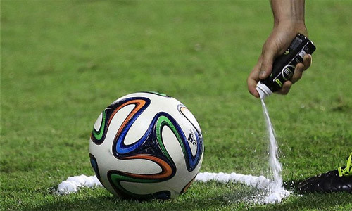 Dua binh bot tu huy ve V.League: Chuyen nghiep hay “dua doi“?-Hinh-2