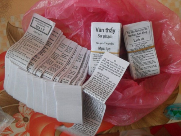 Nới về kinh nghiệm quay phao của mình, nickname Hoang Minh có chia sẻ: "Theo kinh nghiệm trong suốt 16 năm ròng đi học của tôi, thì thầy cô sẽ biết ngay-lập-tức nếu bạn quay cóp, quan trọng là thầy cô có muốn tóm luôn tại trận hay không thôi".