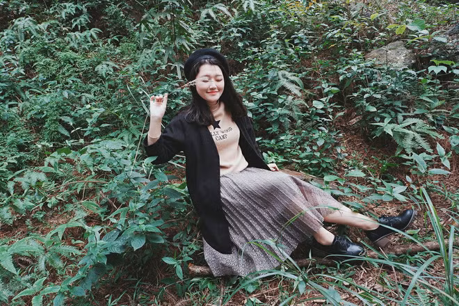 Theo chia sẻ của Phương Uyên, tình yêu văn chương với cô bắt đầu khi còn tấm bố, bởi chính người bố là cựu giáo viên dạy Văn đã vun đắp cho cô con gái nhỏ.