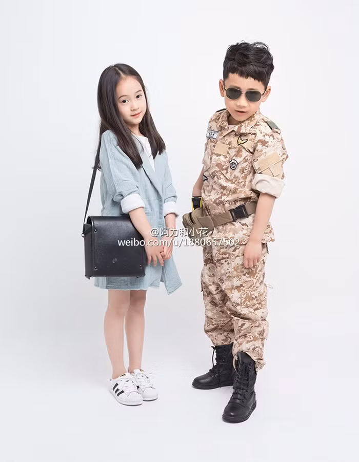 Sau khi bộ ảnh Hậu duệ mặt trời phiên bản nhí được đăng tải đã gây nên cơn sốt trong cộng đồng những người dùng Weibo tại Trung Quốc. Cụ thể, những bức ảnh này được truyền tay nhau một cách chóng mặt và xuất hiện hầu như mọi ngóc ngách của mạng xã hội.