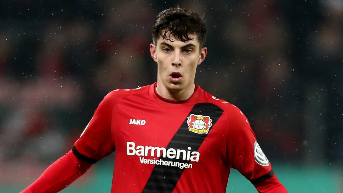 Người lọt vào tầm ngắm của Arsenal đó chính là Kai Havertz, cầu thủ năm nay mới 19 tuổi. Theo ESPN, Arsenal đang xem tiền vệ sinh năm 1999 là mục tiêu hàng đầu để thay thế cho Mesut Ozil.