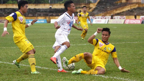 An phat nang voi hanh dong phi the thao tai V.League